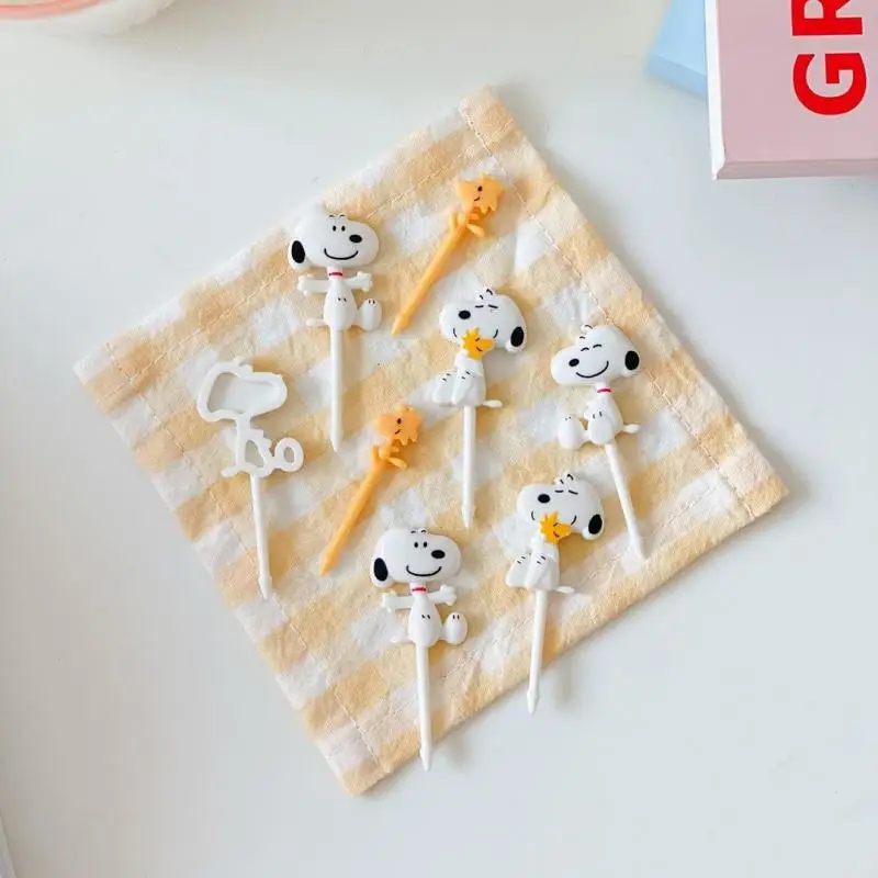 Kawaii Anime Snoopy Cute Fruit Picks Cartoon Children's Fruit Forks Lunch Forks Japanese Portable Disposable Cake Forks