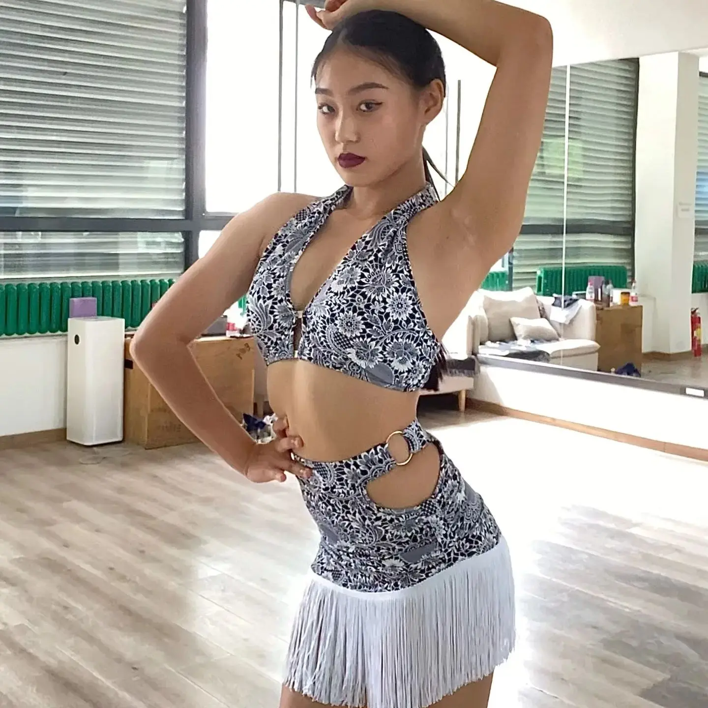 

2025 Latin Dance Dress Performance Costumes Women Print Hanging Necek Top Tassels Skirts Female Dance Practice Clothes DN21809