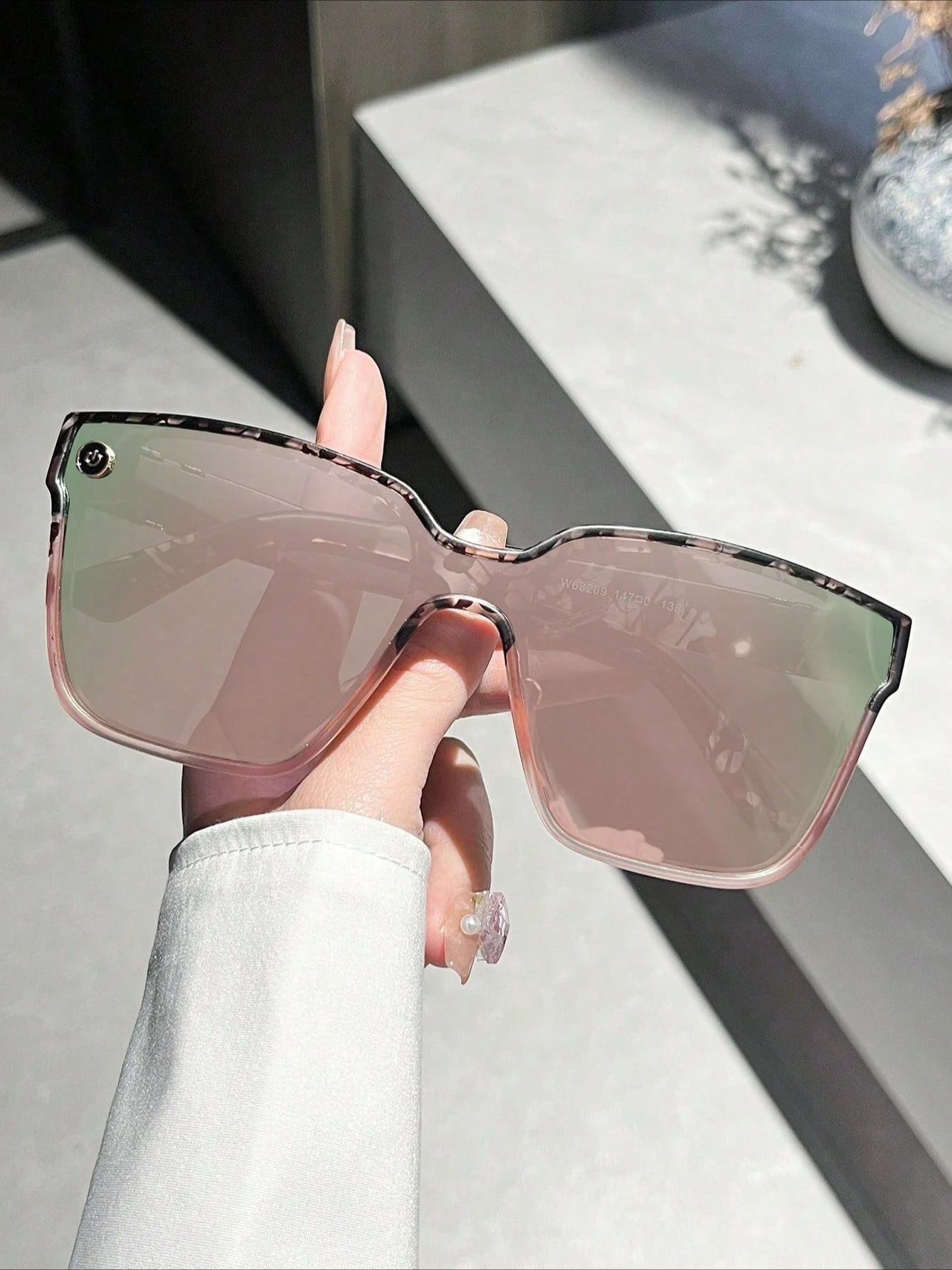 نظارات شمسية رياضية من قطعة واحدة للجنسين مناسبة للشاطئ وصيد الأسماك والقيادة، مع حماية من الأشعة فوق البنفسجية