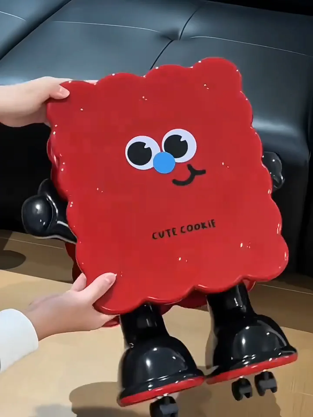 

Большая емкость для хранения в гостиной, мультяшный дизайн, с крышкой, передвижной контейнер под раковину, креативный и милый.