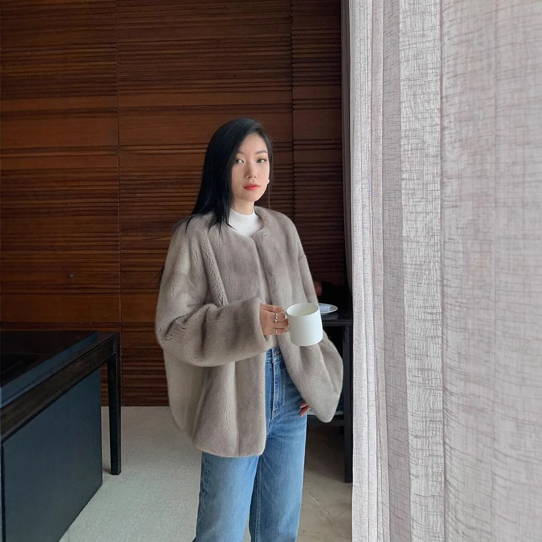 ​ ​ レディースフェイクミンクファーコートラウンドネックショートスタイルイミテーションセーブルジャケットベルベットのような豪華なアウターウェア ​