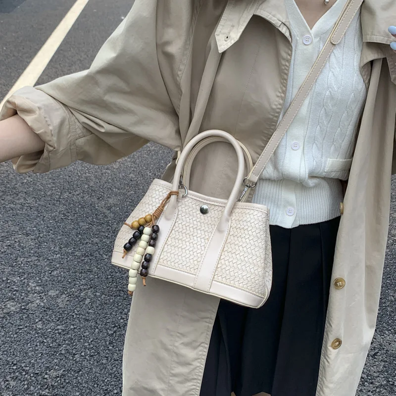 Sac tissé Design de Niche rétro pour femmes, sac incliné polyvalent à la mode, sac à main à bandoulière tendance