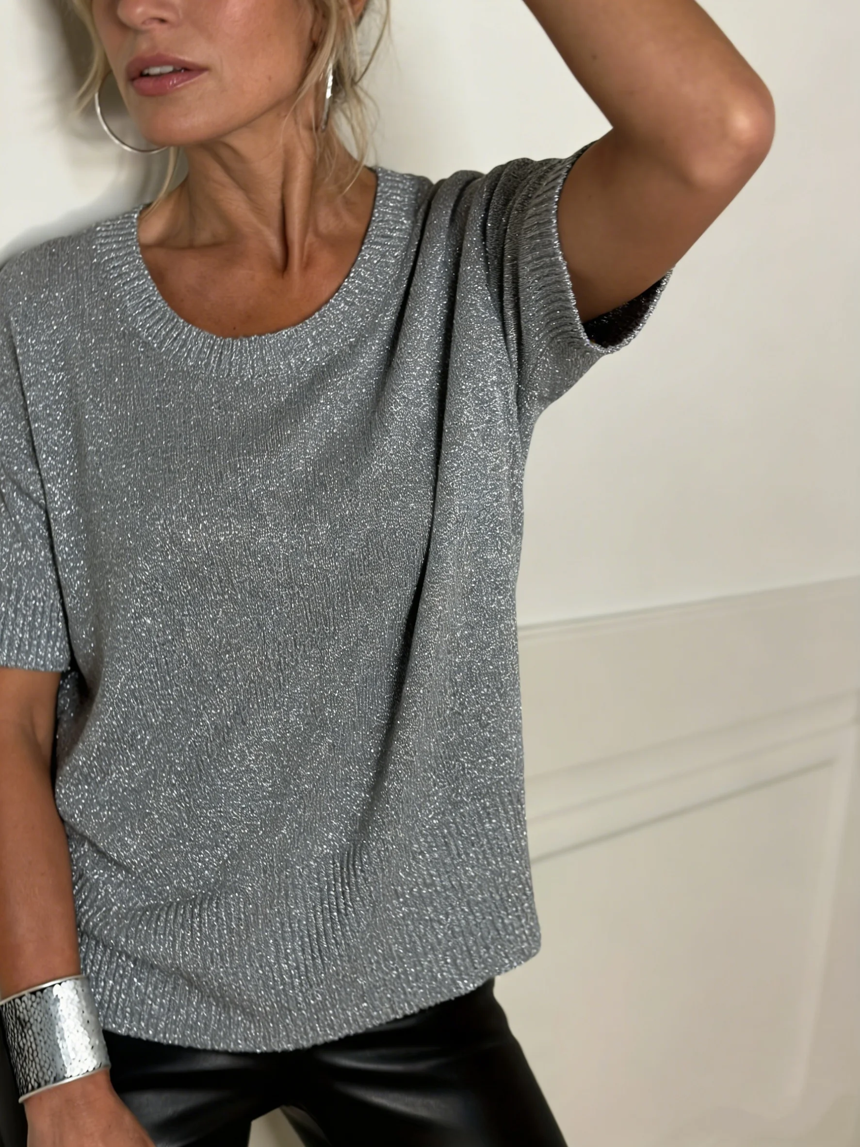 

Women's Solid Color Round Neck Knitted Pullover Slim Fit Short Sleeve Top, Casual, Fashionable, Elegant, Party, Spring and Summe