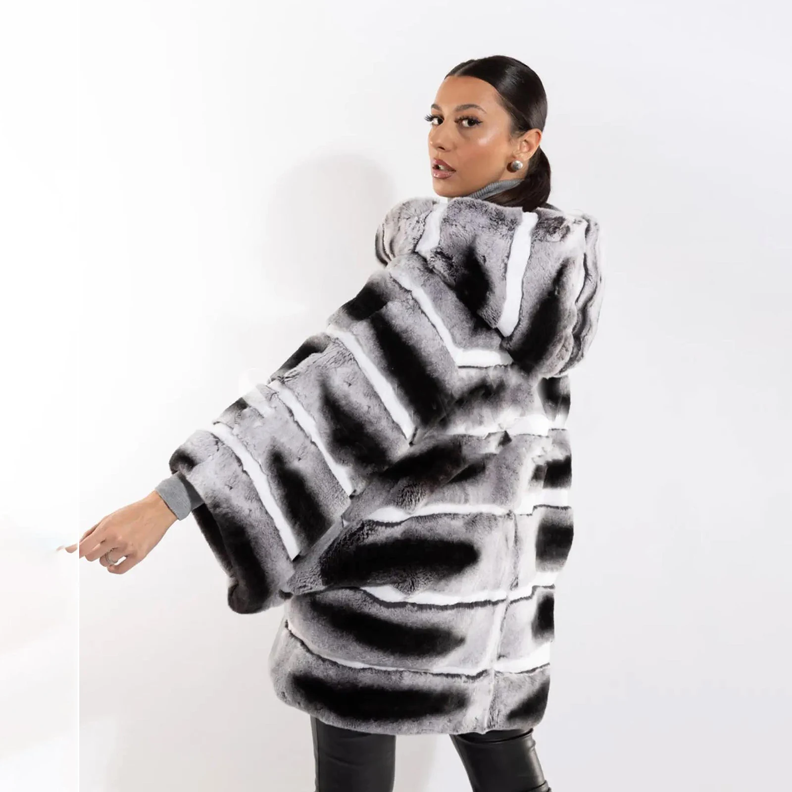 Mid-length Women Natural Rex Rabbit Fur Coat with Hood Winter New Thick Warm Overcoats Rex Rabbit Fur Chinchilla Color Outwear