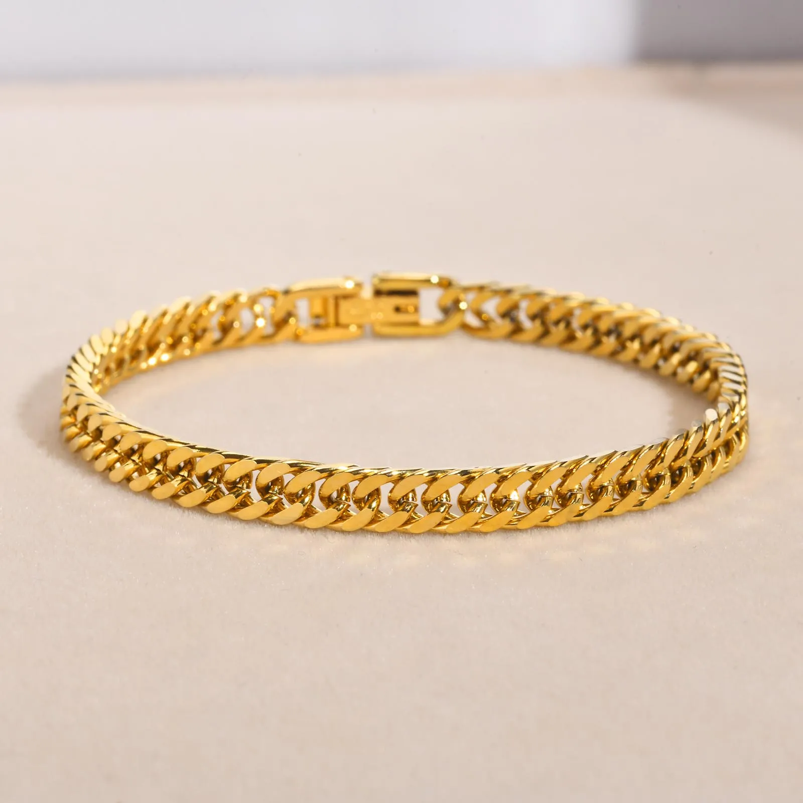 Vnox 5.3mm Cuban Link Chain Bracelet for Women, Gold Color Stainless Steel Italian Curb Chain Wristband Gifts Jewelry