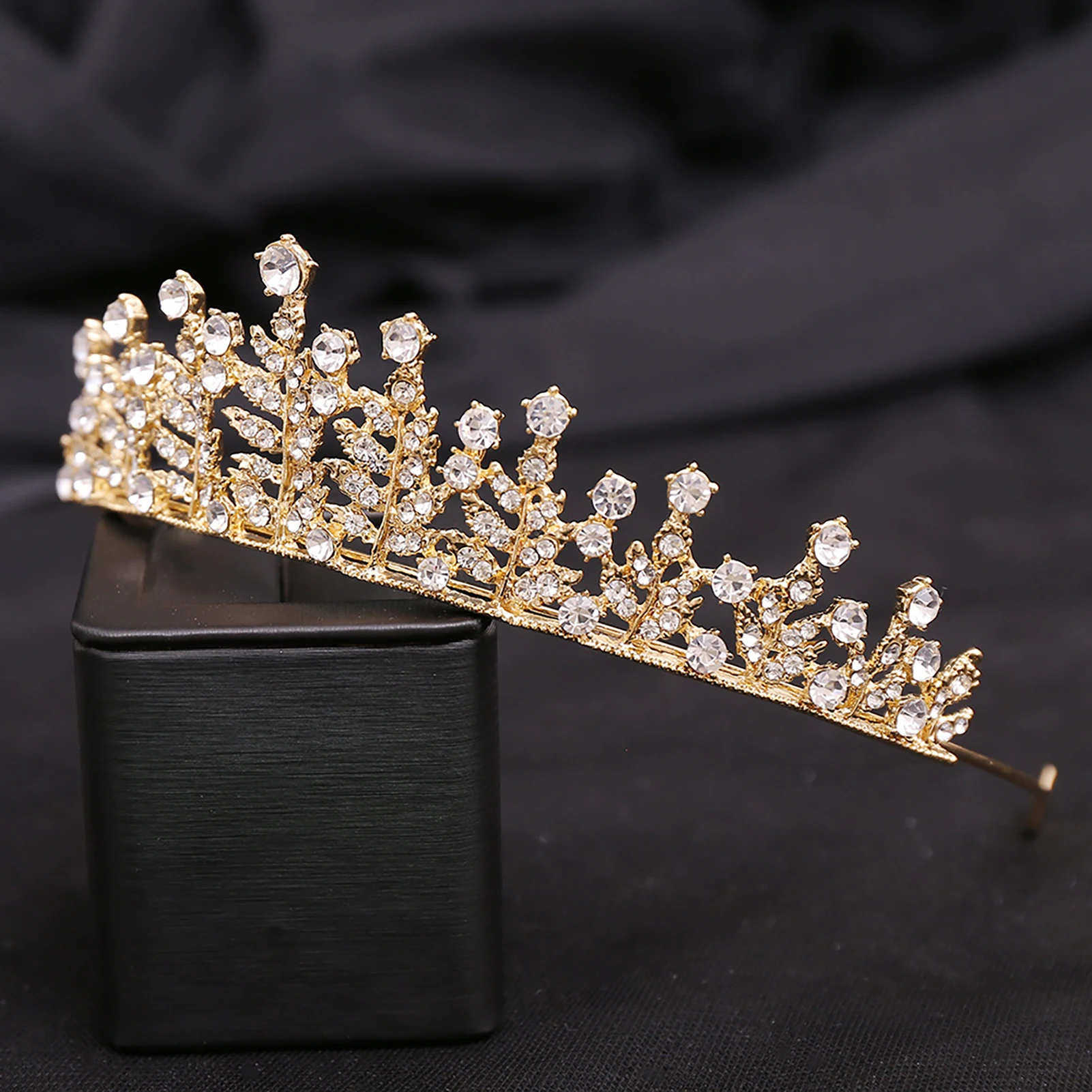 Baroque Bridal Wedding Tiara Crown Stable Grip Beauty Round Crown Party Prop for Stage Performance School Ball