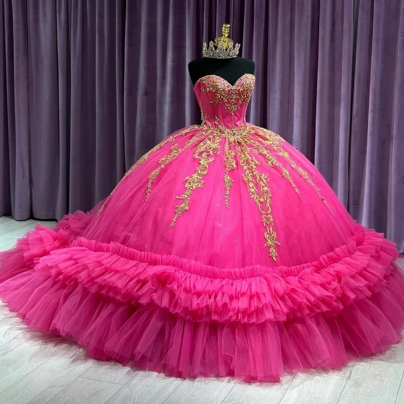 

Rose Red Quinceanera Dresses Ball Gown Vestidos De 15 Anos Glitter Gold Applique Lace Tull Tiered Sweet 16 Princess Birthday