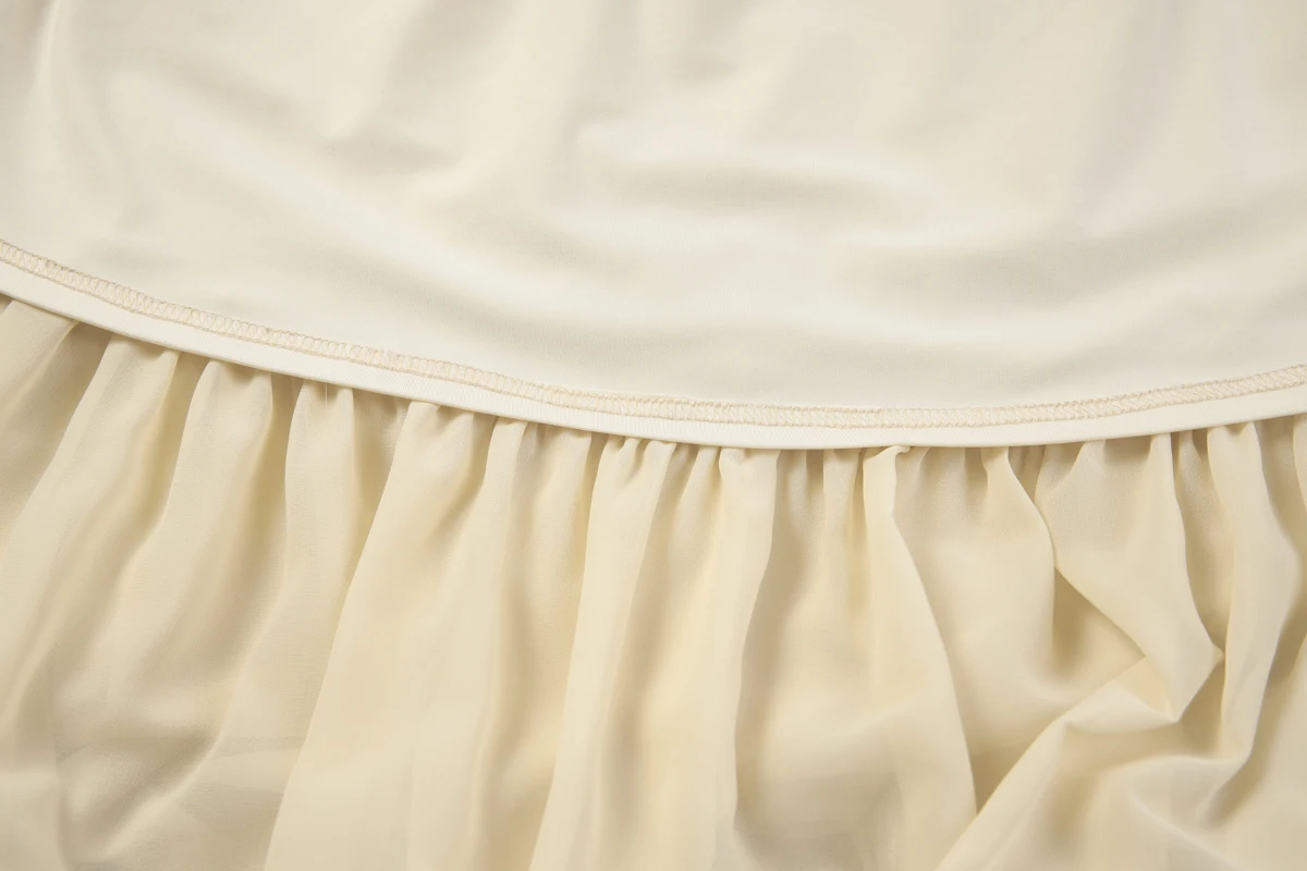 Hugcitar Modische 2-teilige Sets mit V-Ausschnitt, langen Ärmeln, Knöpfen, Patchwork-Spitzenoberteil, Kordelzug, plissiertem Maxirock, Urlaubsoutfit für Damen – Detail 12