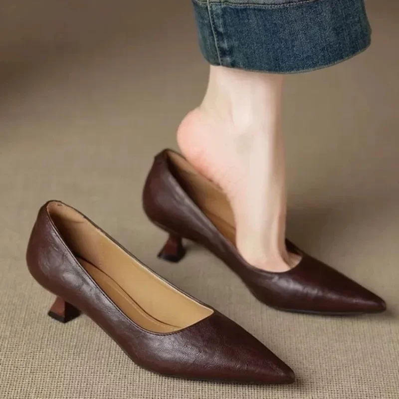 Damen-Pumps aus Rindsleder mit spitzer Zehenpartie, hochwertig, weich, bequem, elegant, mit dünnem, hohem Absatz, schlanke Abendschuhe – Detail 8