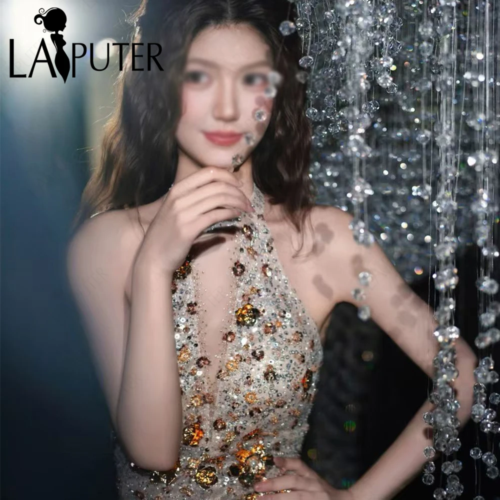 Luxury Gold A line Evening Dress Halter V neck Golden Flowers Decro Girls Prom Gown Backless Shiny Tulle Formal Dress 2026