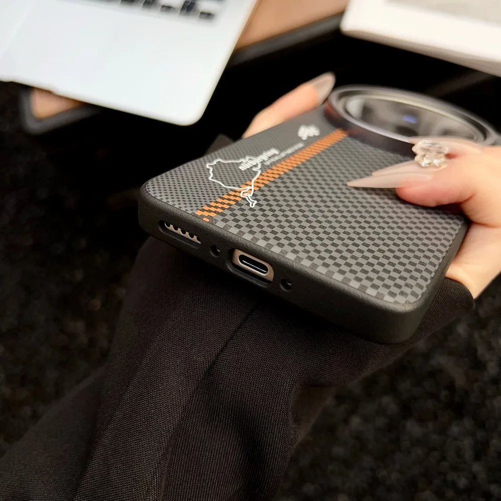 حافظة لهاتف VIVO X200 Ultra من ألياف الكربون الصلبة المغناطيسي للشحن اللاسلكي غطاء خلفي واقٍ لهاتف VIVO X200 Pro Mini X200S Shell