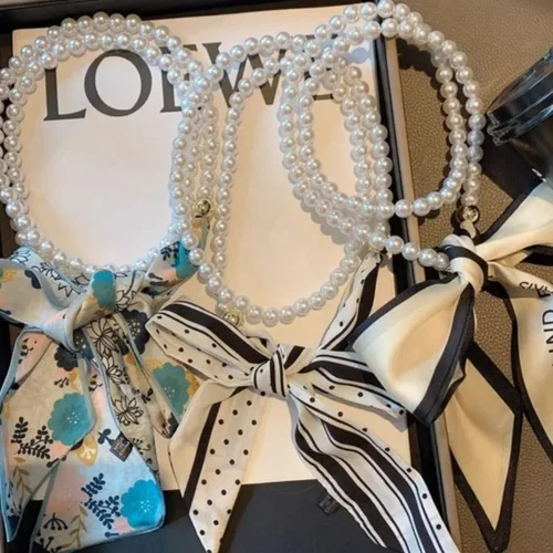 Imagen 2 del producto Collar de perlas retro francés con bufanda de seda, cadena para el cuello, decoración de clavícula variable, pañuelo pequeño, nueva serpentina femenina.