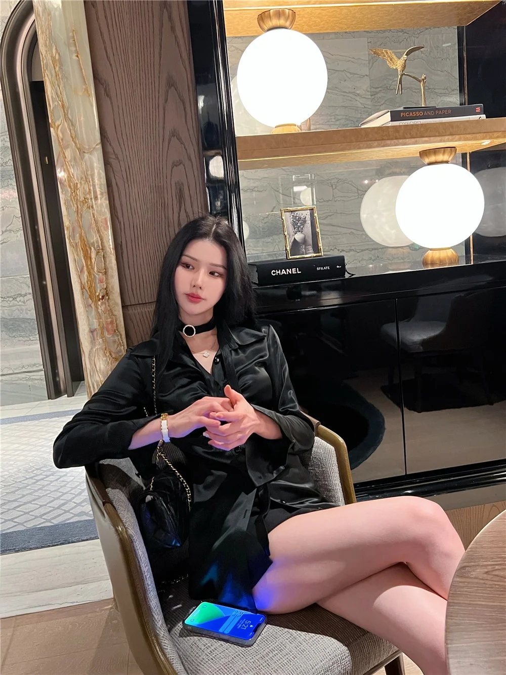 

Elegant Black Acetate Satin Shirt Women's Loose Slimming Top Vintage Style Long Sleeve Mid-Length Pure Color Button-Up Shirt