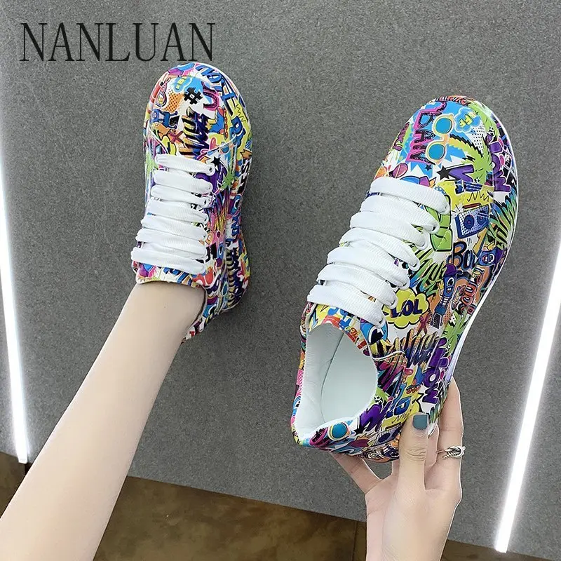 

2024 Boutique Spring and Autumn High-end Women's Shoes New Comfortable Thick-soled Lace-up Women's Shoes Low-top Casual Shoes