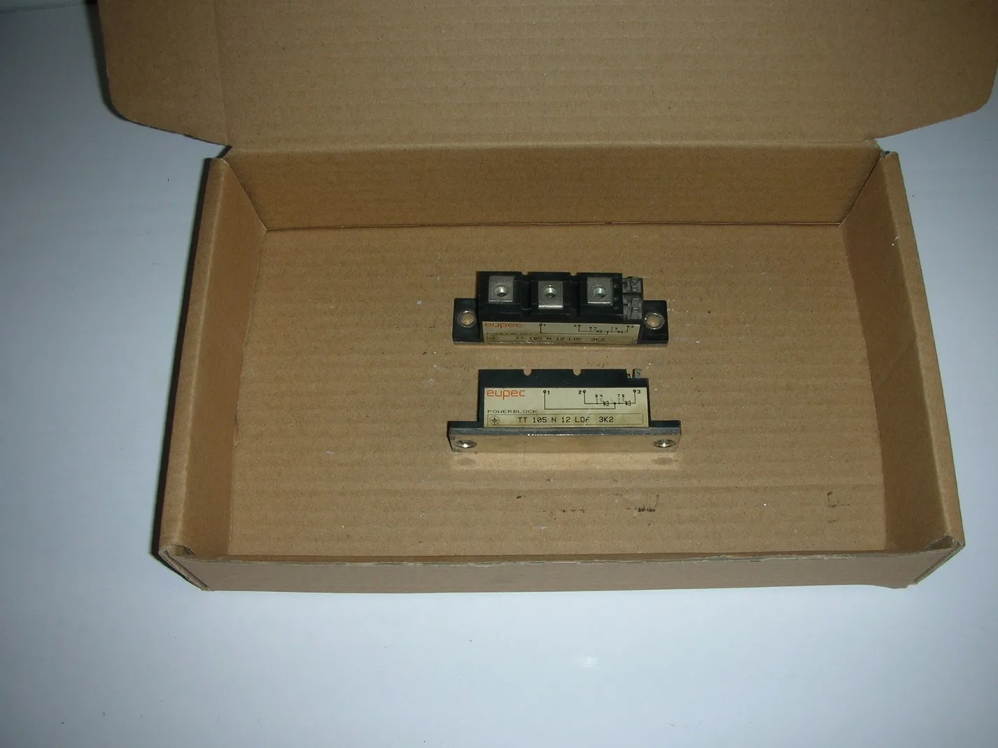 

TT105N12LOF