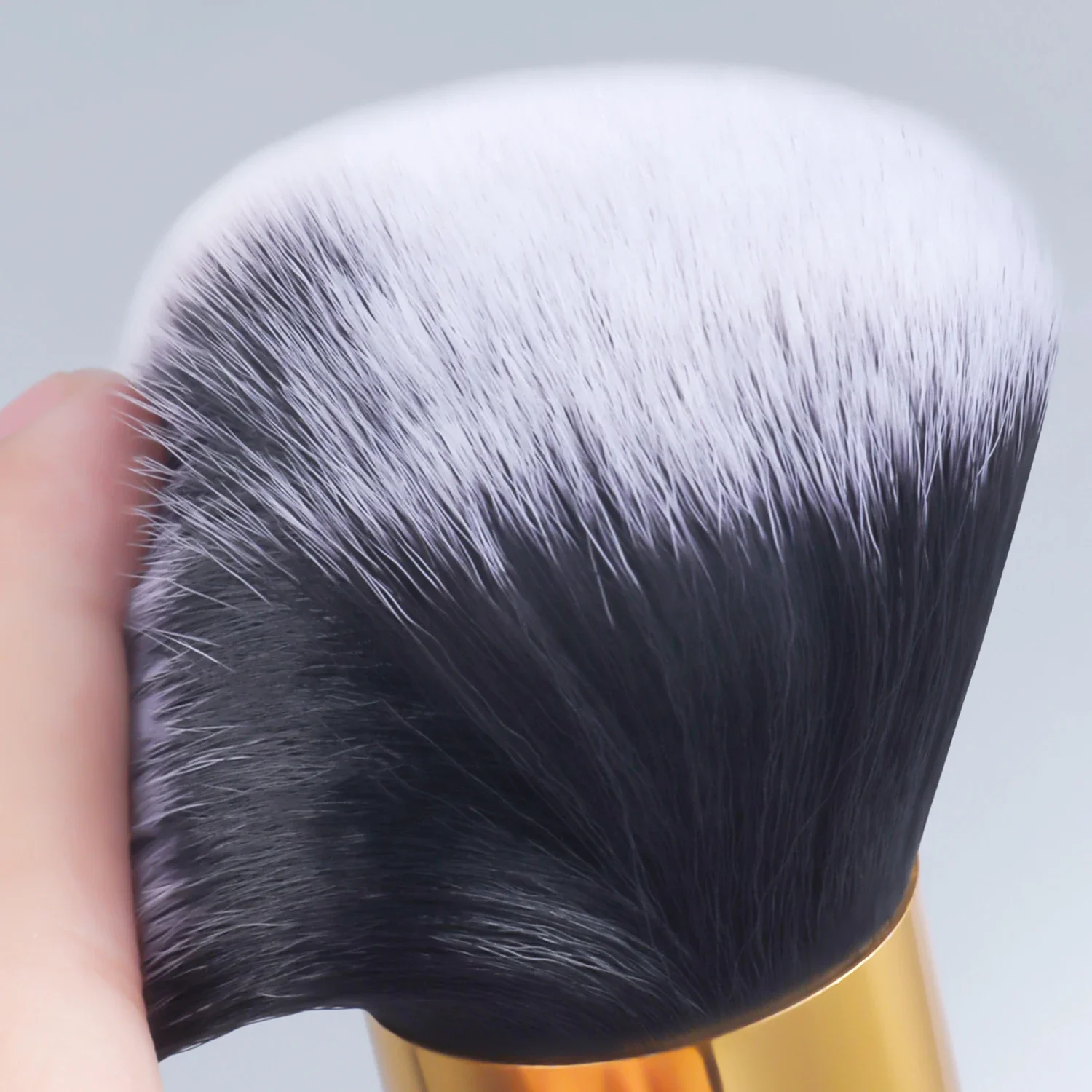 1pc Large Round Handle Multifunctional Makeup Brushes Girl Black Professional Powder Foundation Blush Brush Cosmetic Accessories