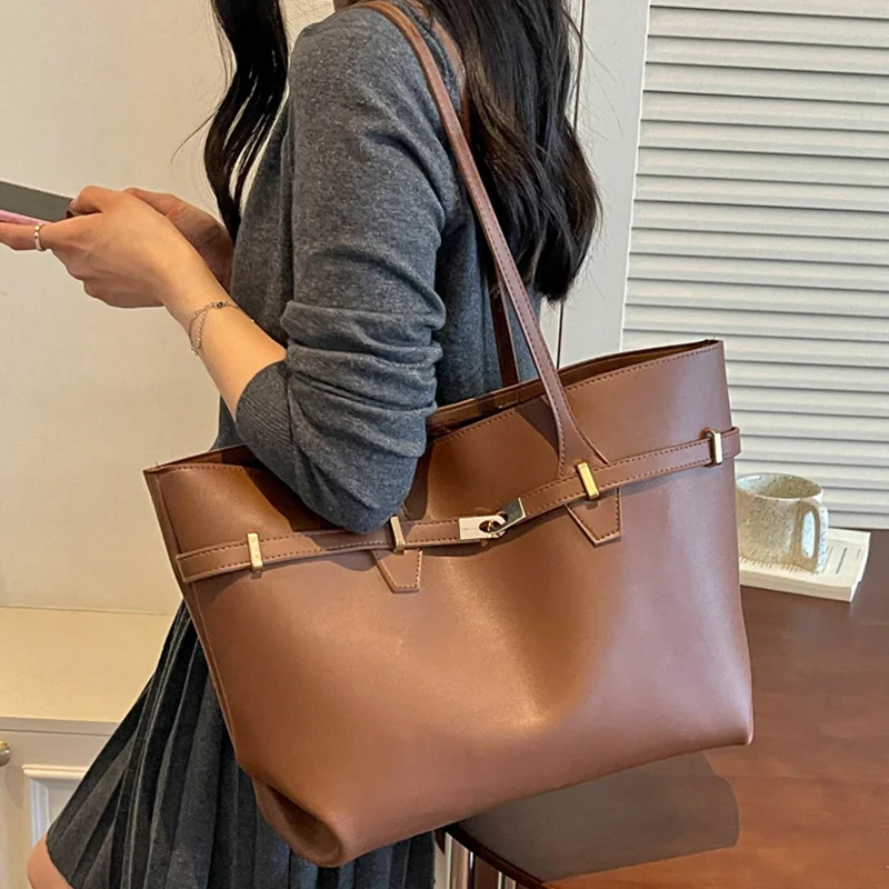 Urbaner Minimalistischer Stil Große Kapazität Damen-Handtasche Unterarm-Schultertasche Pendler-Handtasche Modische Reise-Unterarmtasche – Detail 4