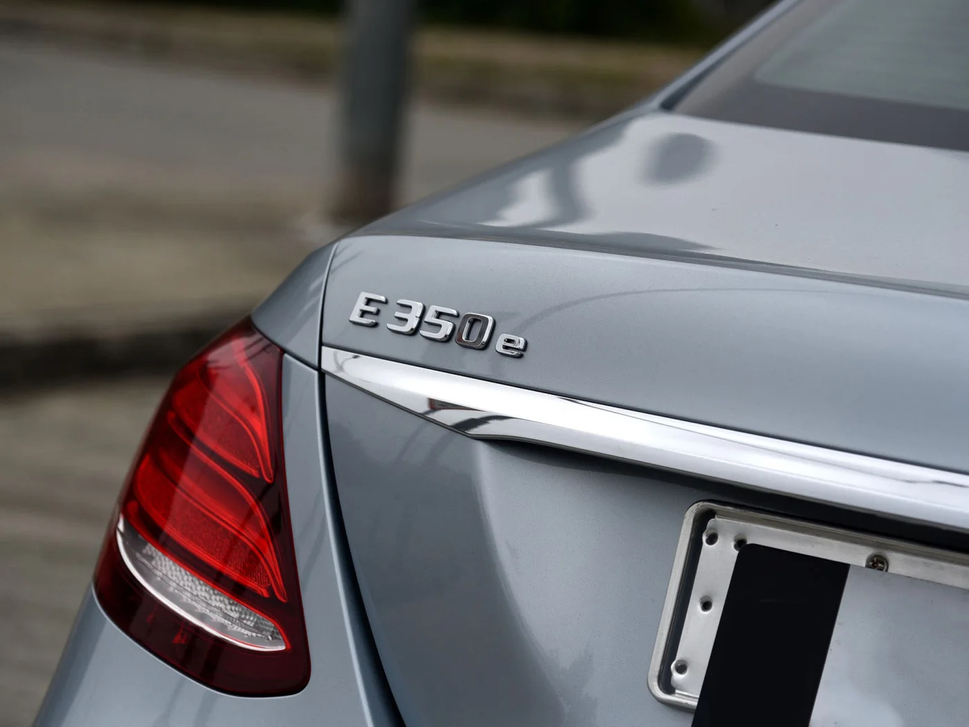 1 قطعة E220 E230 E350e ABS شعار السيارة إلكتروني ملصق المصد الخلفي الذيل الباب الجذع ملصق سيارة الخلفي شعار ملصق التصميم اكسسوارات