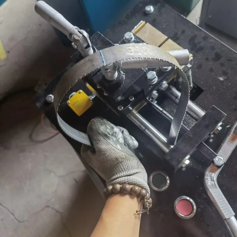 UN-100 Bandsaw Blade Butt Welding Machine Flash Welder for 50-150mm Width Steel Strip Saw Blade Welding Tool