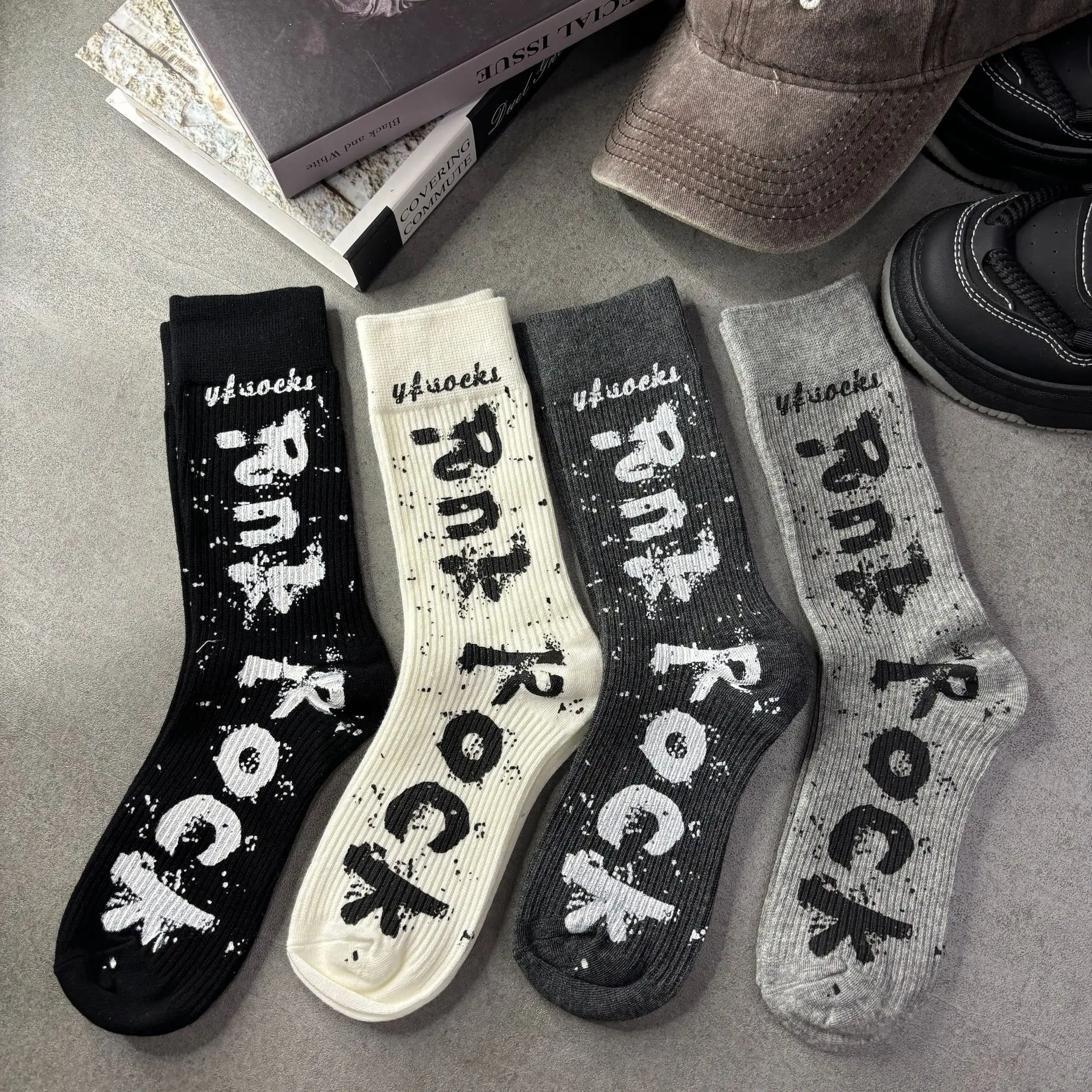 

Новые модные носки для пар, принт с буквами граффити, дизайн аэрозольной краски, модные повседневные носки до середины икры для мужчин и женщин