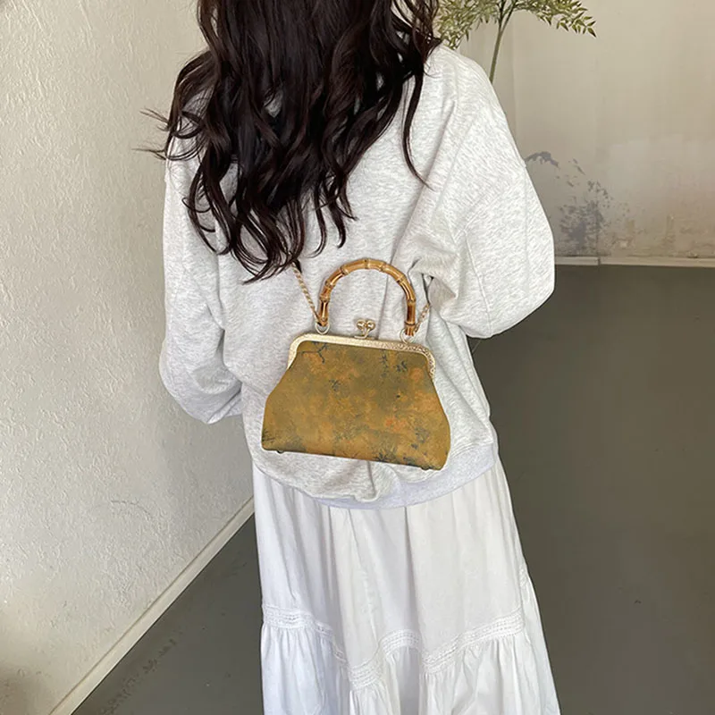 

Vintage Chinese Style Printed Handbags For Women 2026 New Fashionable Elegant Clip Bag Classic Luxurious Design Evening Bags