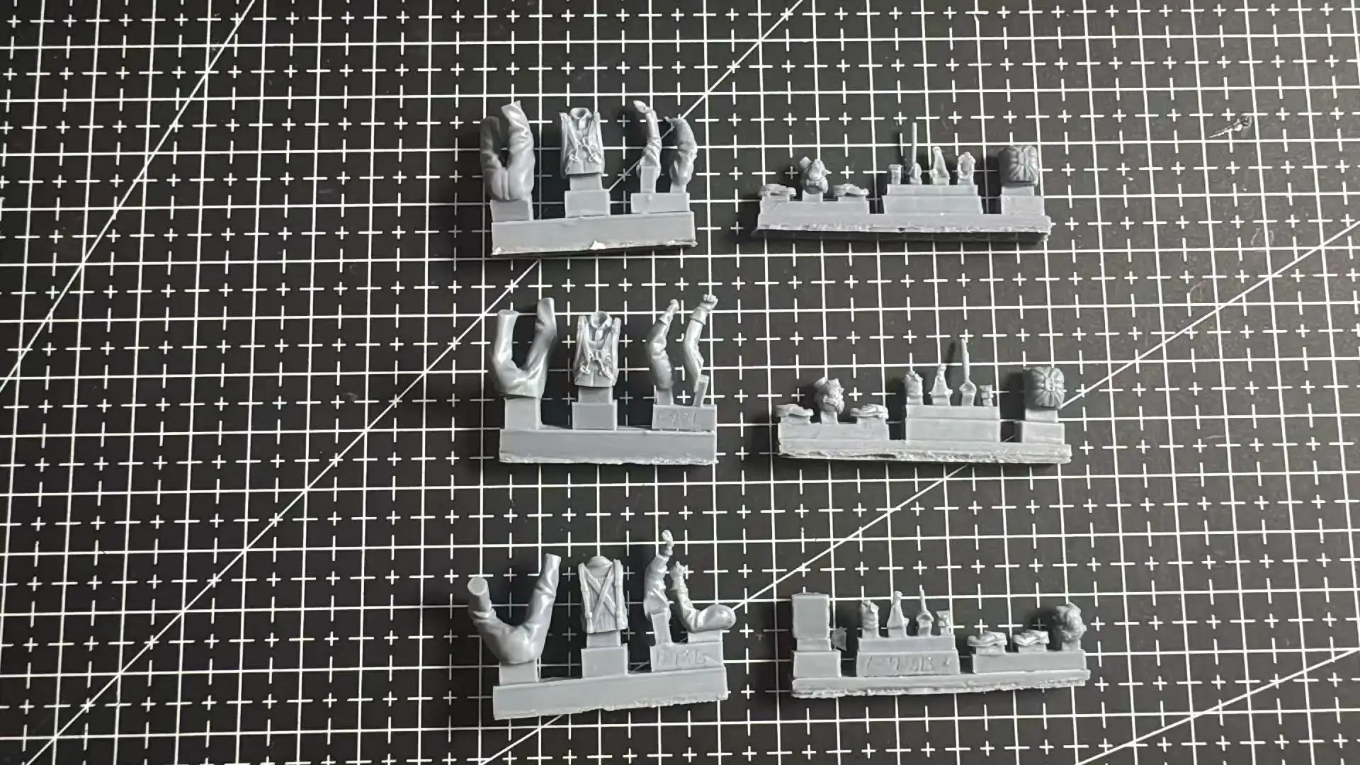1/48 Scale Resin 3-Pilot Figure Set, Unpainted Military Miniatures for Diorama | White Background Pencil Sketch Style