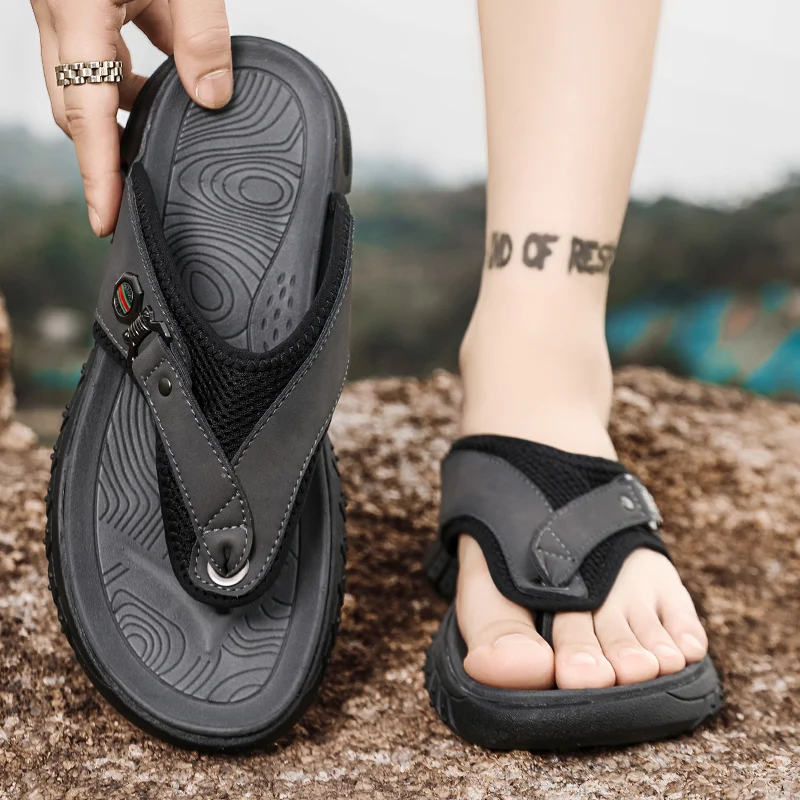 ﻿ Men\'s flip flops summer outdoor thick soled beach shoes breathable non slip comfort sandals casual adventure hiking sandals