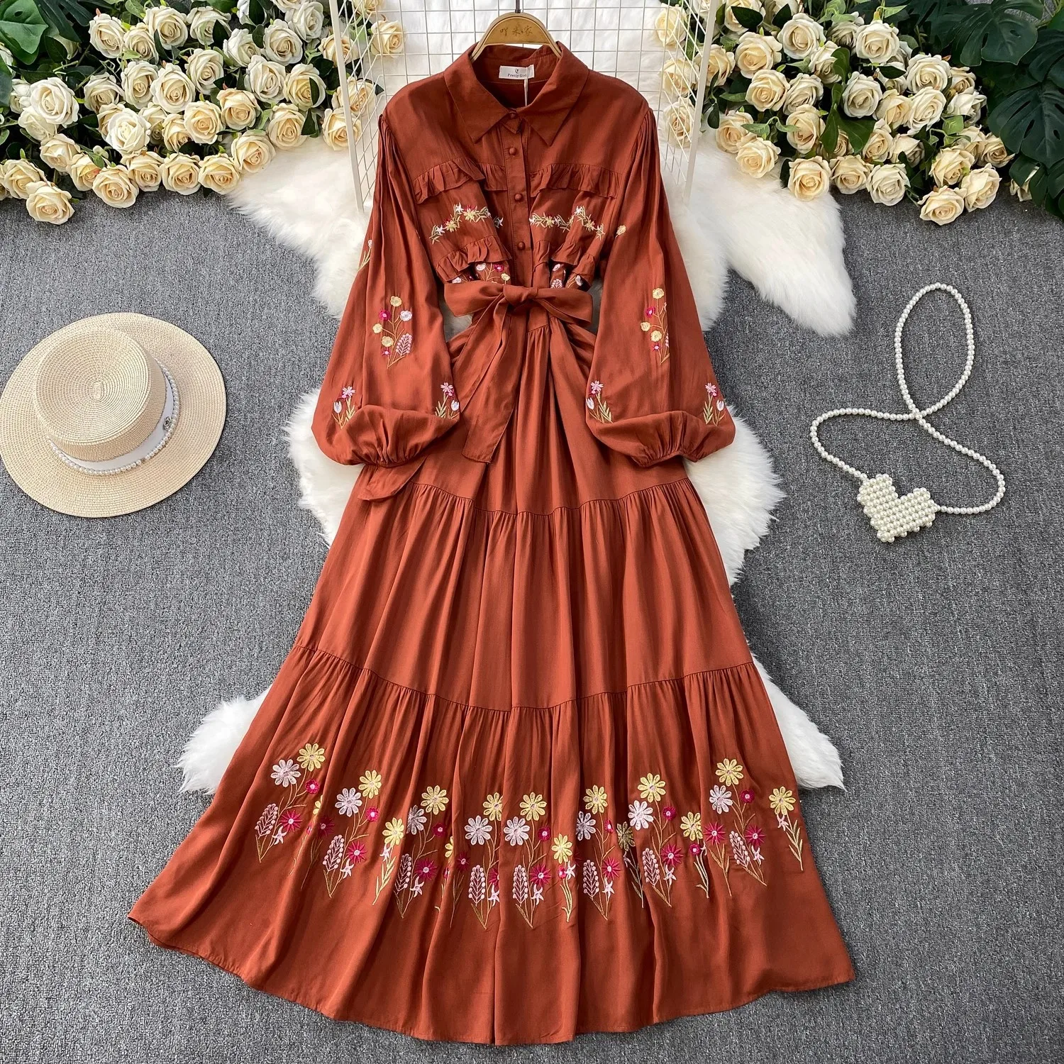 Abito ricamato Boho con maniche a lanterna con risvolto Abito estivo da donna monopetto con volant Abito lungo casual da spiaggia