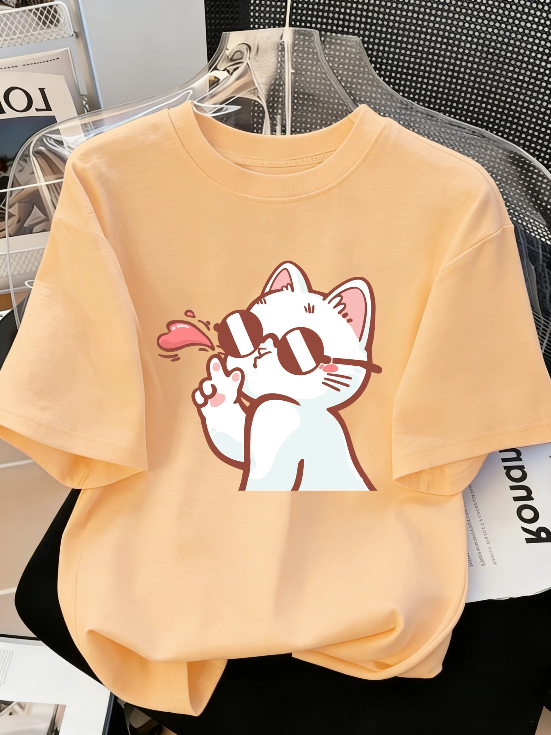 Camisetas con estampado de Lady Cat con gafas de sol y beso volador para hombre, ropa informal de moda urbana, camiseta Retro de algodón para verano, ropa cómoda
