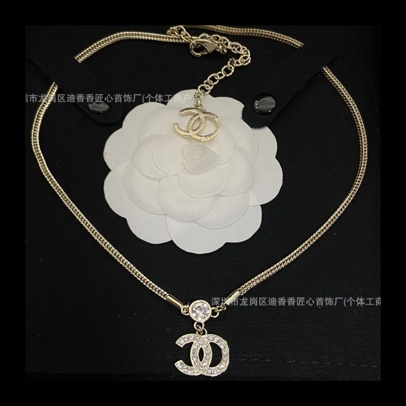 عظم الثعبان الصغيرة جولة كريستال الماس قلادة تنوعا عالية الشعور مزاجه المشاهير نمط الماس المد