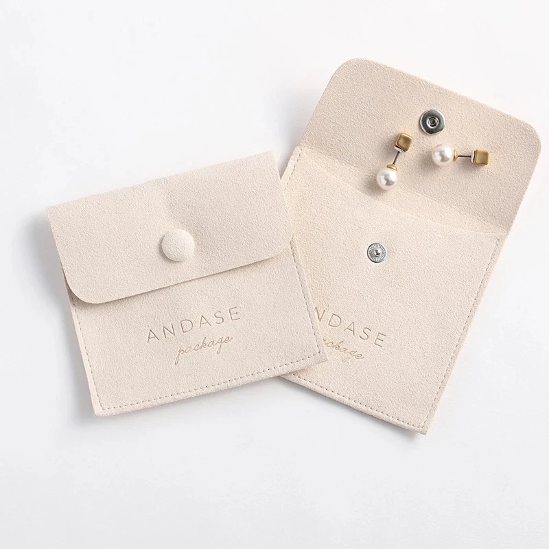 

Wholesale 8x8cm Gray Custom Logo Ring Suede Necklace Packaging Bag Microfiber Jewelry Pouches with Snap Button Flap Bags