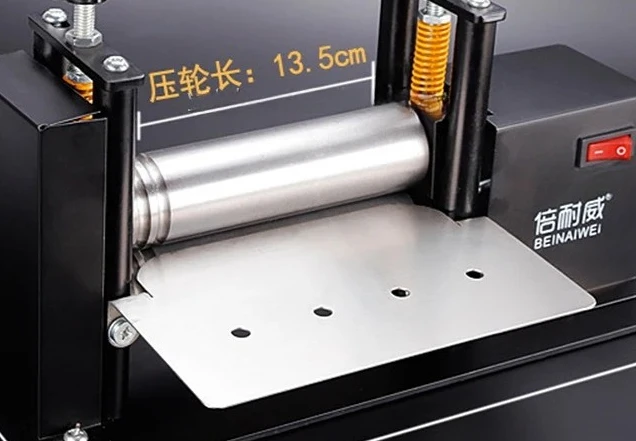 

Подходит для изготовления высококачественных ремней и ремней с системой клейких роликов, полностью автоматическая машина для складывания кожи.