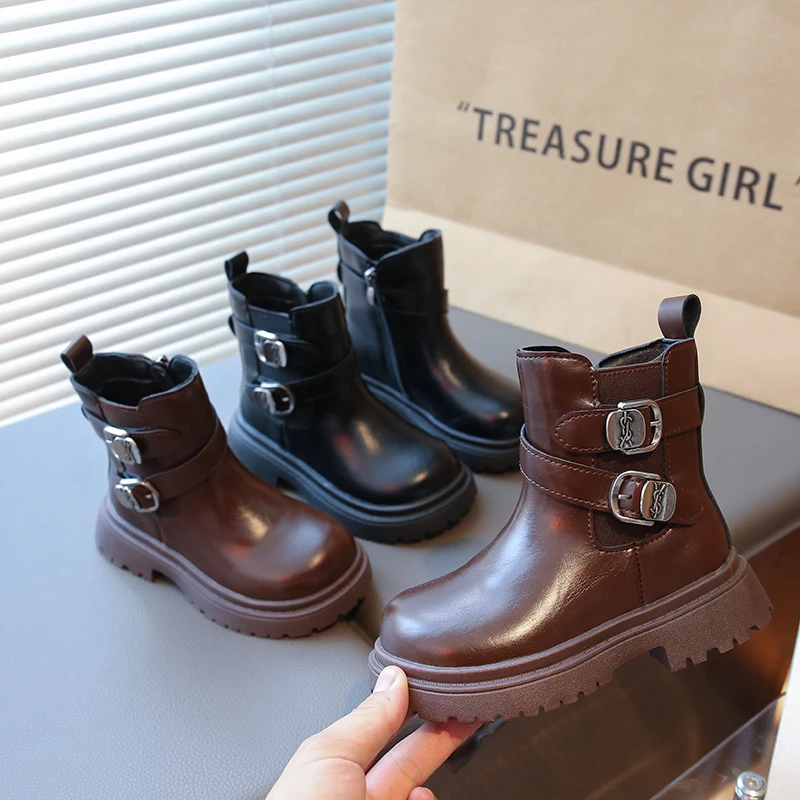 

Детская обувь, короткие сапоги в британском стиле для девочек, 2024, детские трендовые плюшевые теплые хлопковые сапоги, зимние студенческие низкие кожаные сапоги