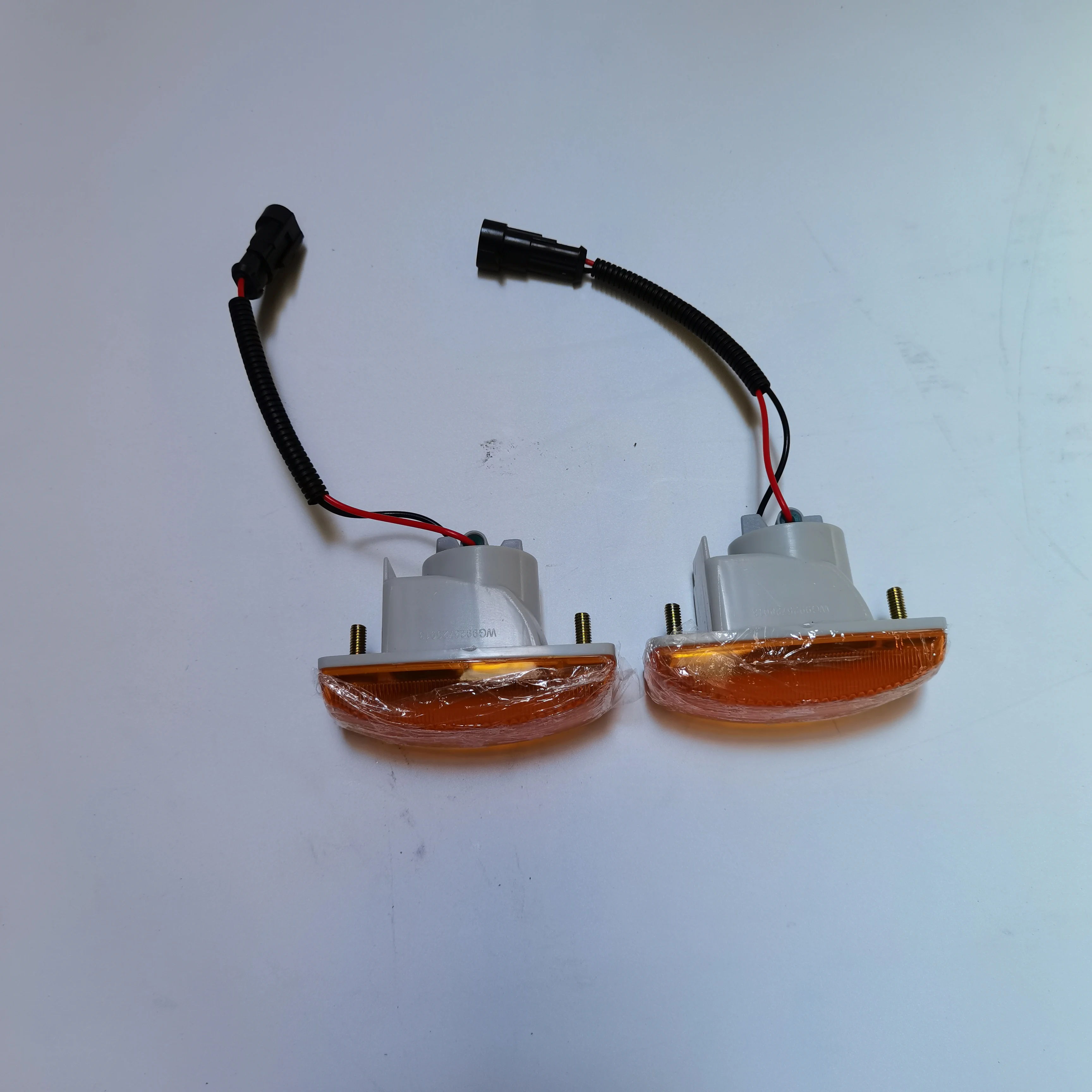 الجملة الجديدة مدرب حافلة رئيس مصباح أضواء السيارة بدوره إشارة قطع الغيار للحافلات والشاحنات المصنوعة من البلاستيك