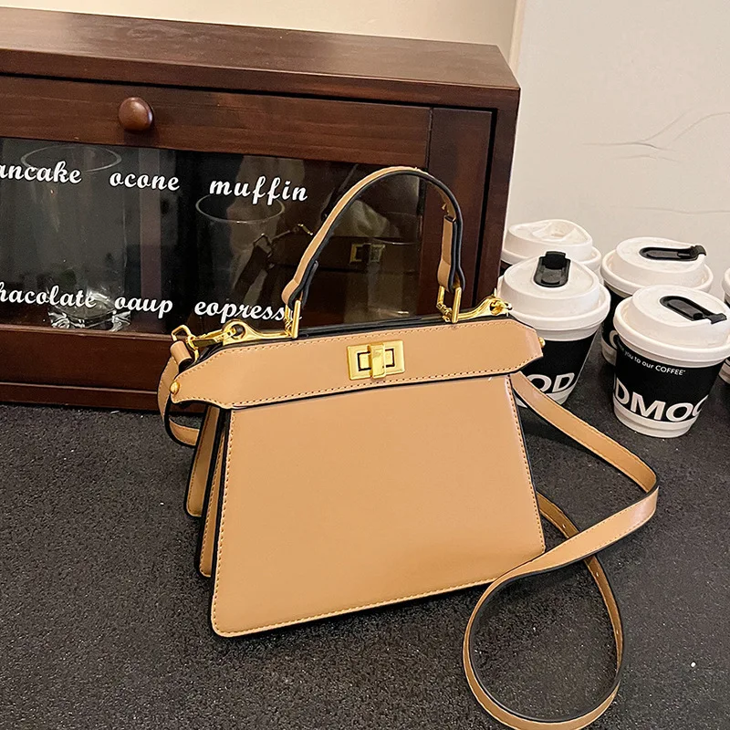 حقيبة كيلي الجديدة متعددة الطبقات لعام 2025 هي حقيبة كروس عالية الجودة وعصرية بكتف واحد للتنقل النسائي