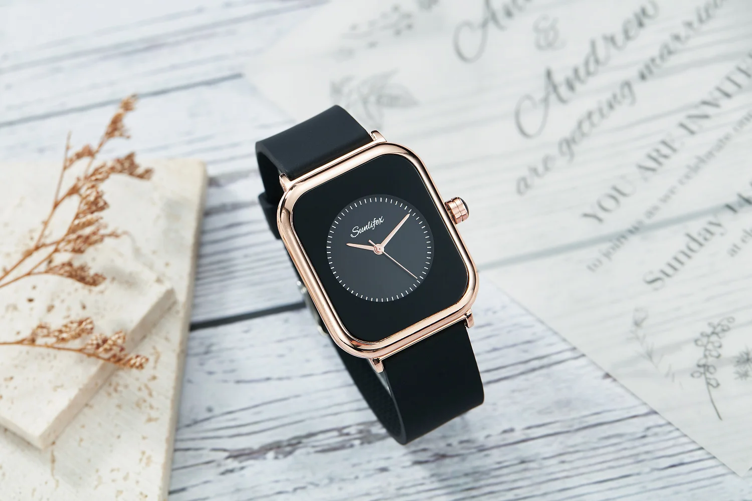 Luxe Merk Horloges Voor Mannen En Vrouwen Mode Vierkant Zwart Goud Dames Quartz Polshorloge Waterdicht Siliconen Band Relogio 2023