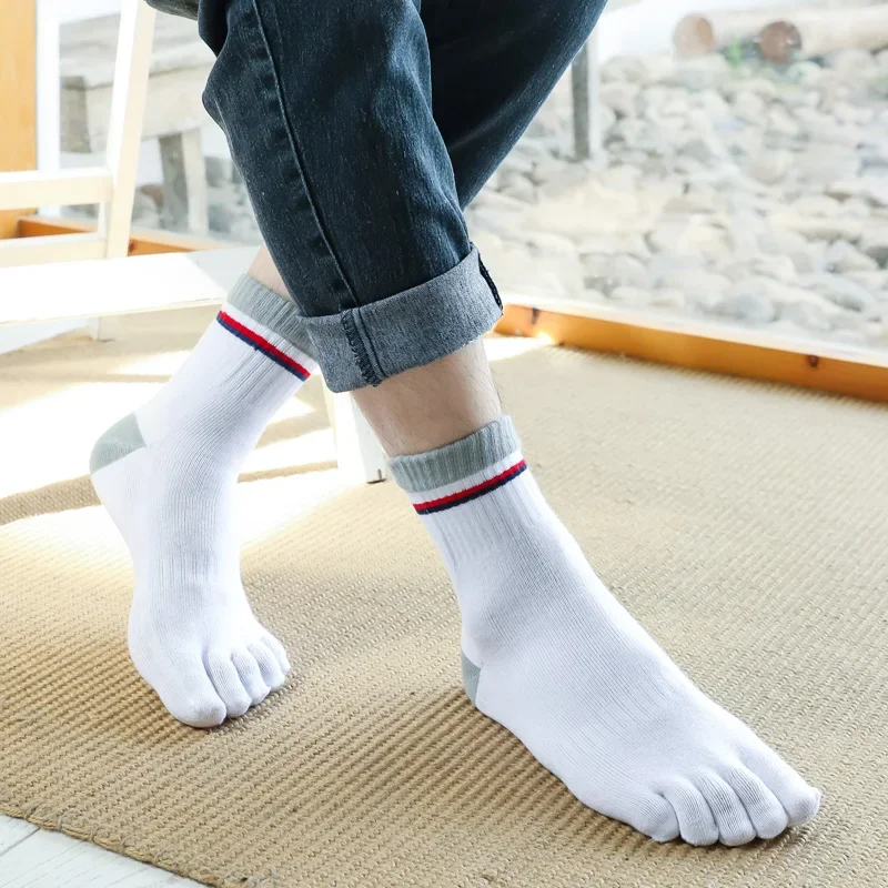 

5 Pairs Men's Autumn and Winter Long Tube Sports Five Toe Socks Five Finger Mens Socks