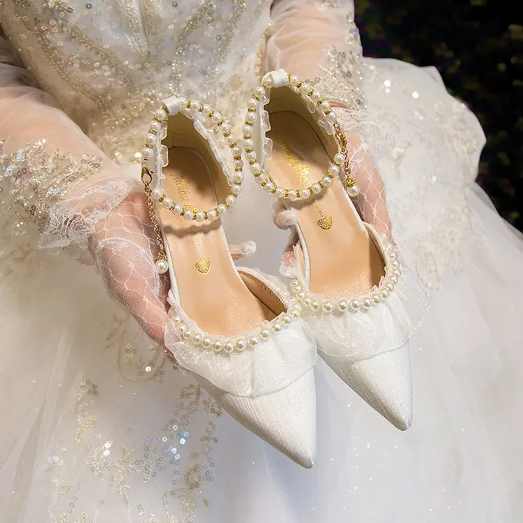Weiße Hochzeitsschuhe für Damen 2026 Sommer Luxus Seide Perlen Knöchelriemen High Heels Pumps Spitze Damenschuhe mit Absatz – Detail 22