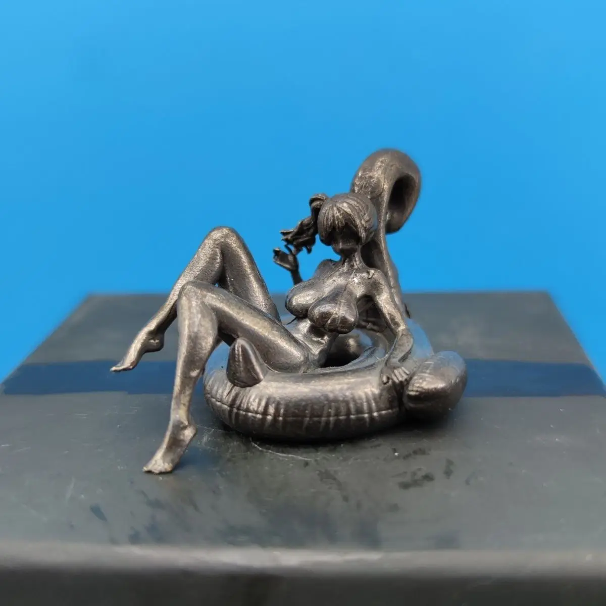 

​​Vintage Brass Bikini Girl - Curvy Anime Figurine for Desktop Decor, Mini Collectible Ornament​​