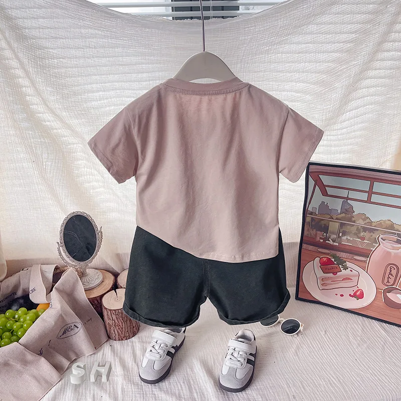 ملابس أطفال أولادي 2026 ملابس صيفية غير رسمية مطبوعة بجيب رقعة وأكمام قصيرة تي شيرت علوي وسراويل قصيرة ملابس أطفال من قطعتين