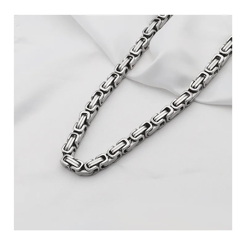 

Hip Hop Cuban Chain Byzantine Square Buckle Back Shaped Chain Trendy Male Emperor Chain Titanium Steel Necklace Personality Tren