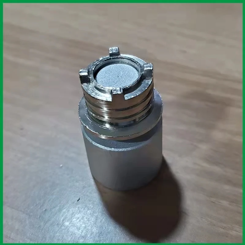 PPR4 is pressed into the mold inner wire repairer repairing the inner tooth tool to fill the leak and replace the wall without s
