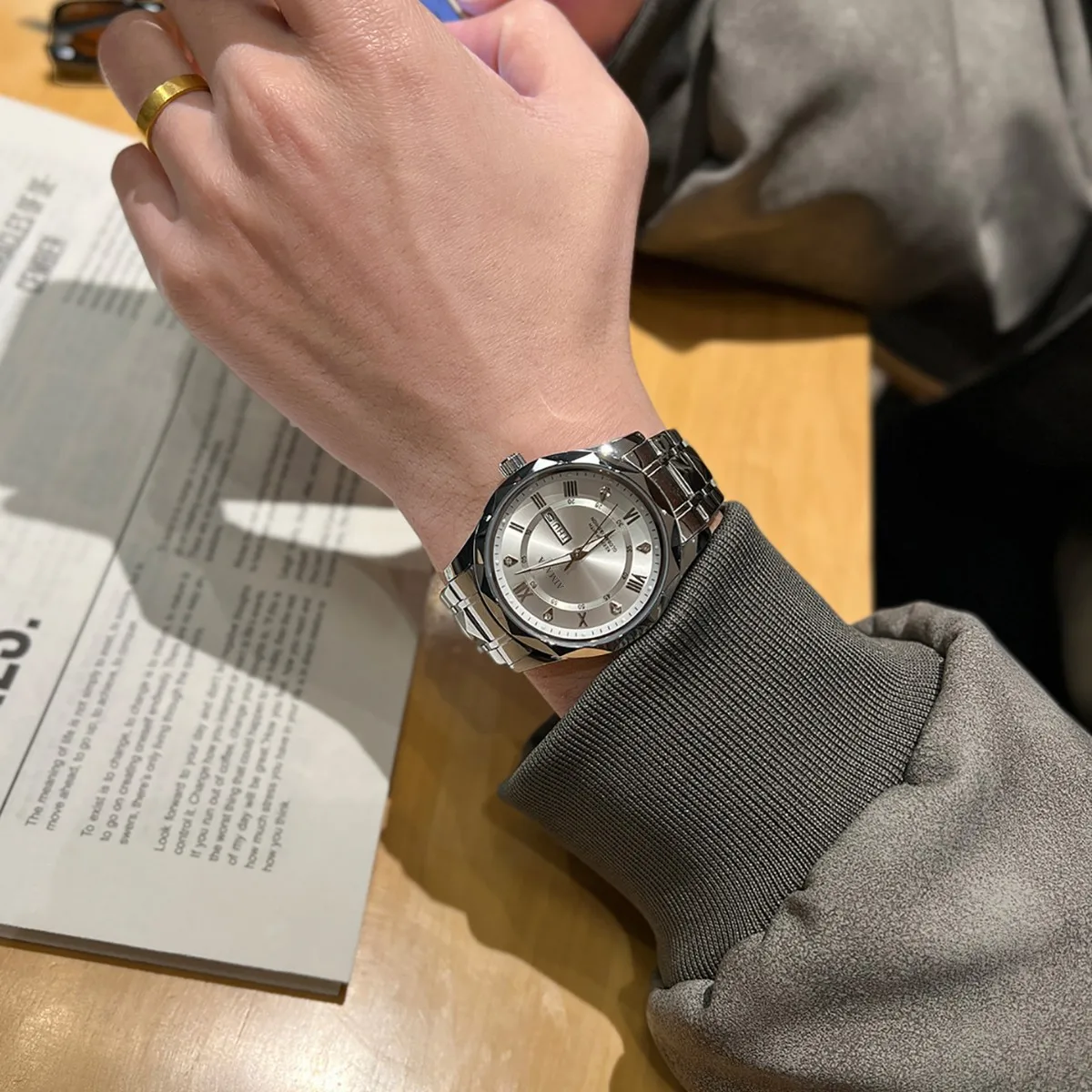 

Business Luxury Men's Watches Waterproof Stainless Steel Luminous Man Wristwatch Date Week Sport Men Quartz Watch Reloj