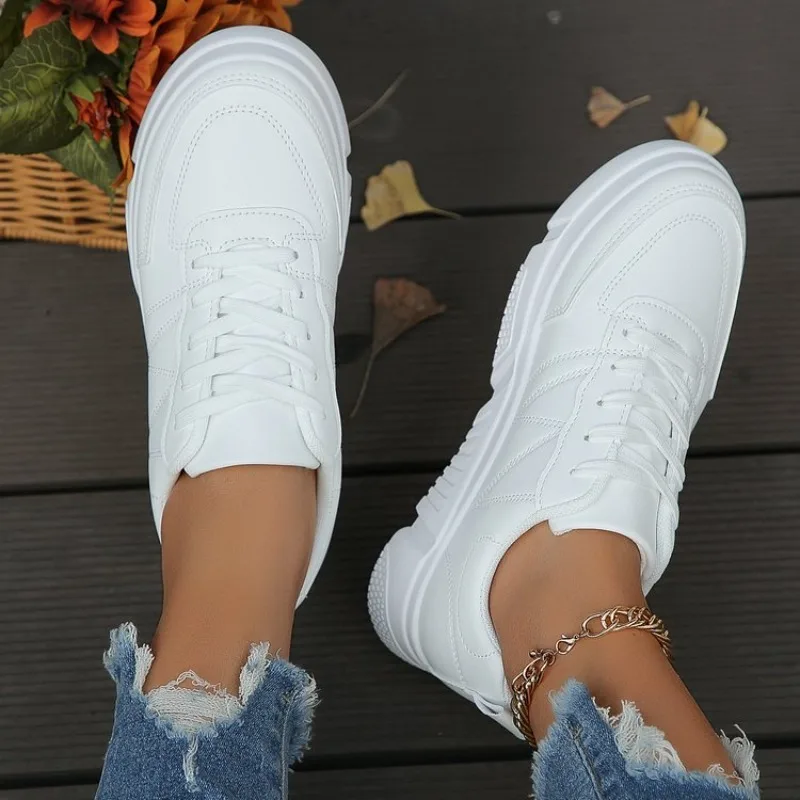 Women's Platform Sneakers Round Toe Lace-Up Chunky Sole Casual Shoes Smooth Finish Stitched Detail Everyday Footwear Street Wear
