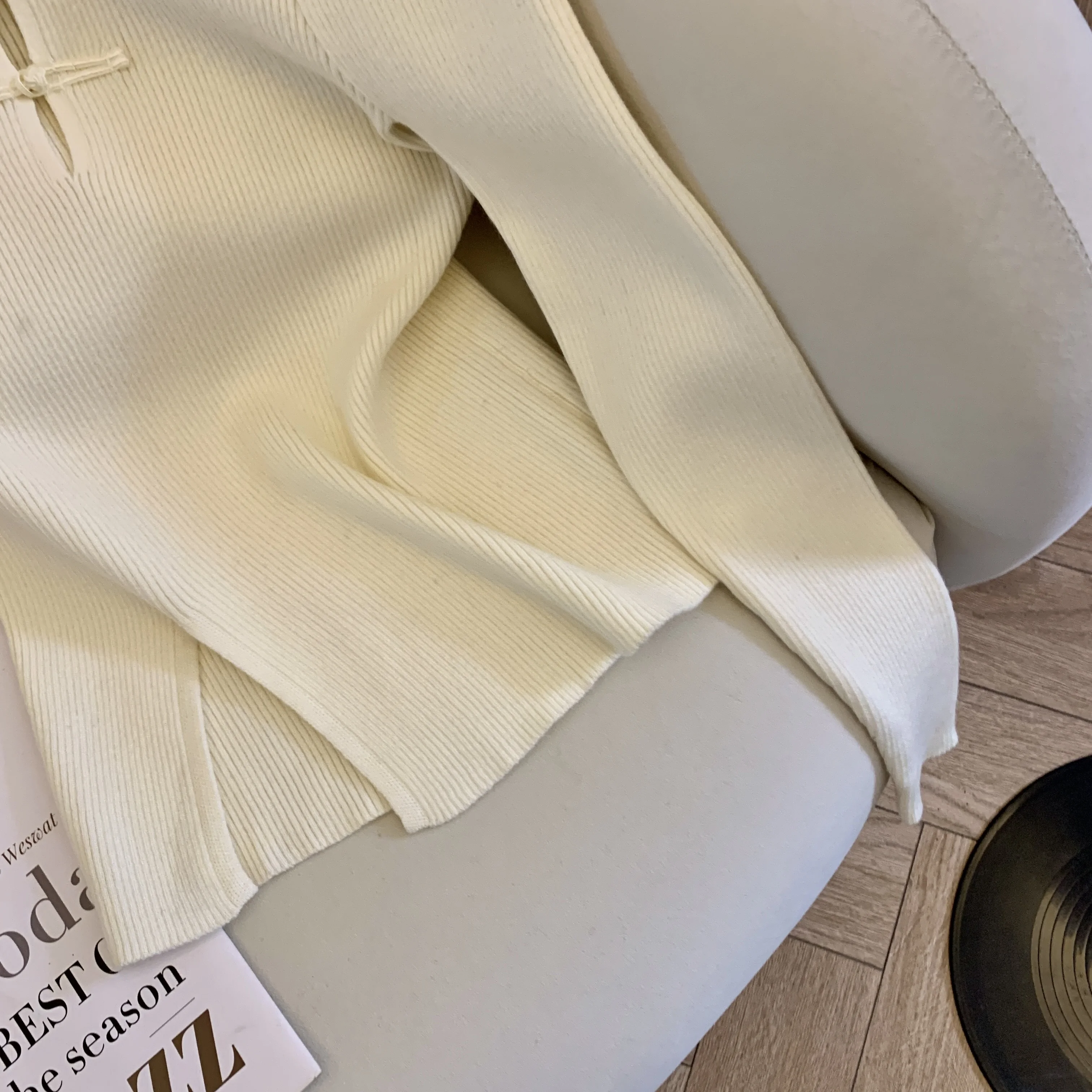 Women's Apricot Vintage Button Sweater New Chinese Style Elegant Slit Autumn And Winter High-End Knitted Base Shirt Casual Top