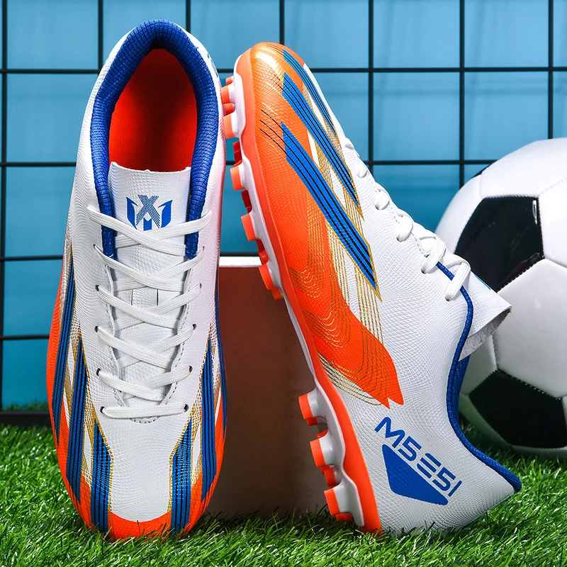 -New campus youth nail breaking football shoes training shoes