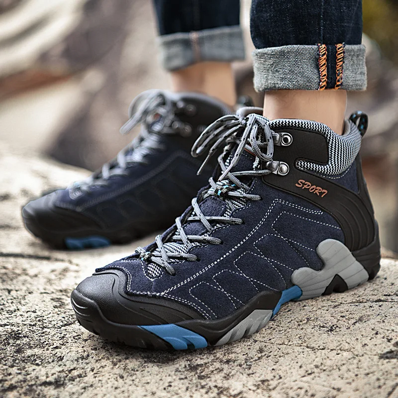 Winter New Men's Casual High Top Outdoor Mountaineering Shoes with plush insulation and waterproof snow boots