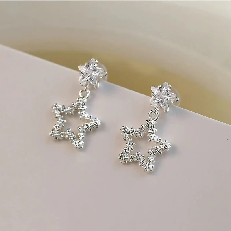 

Настоящие серьги-гвоздики из стерлингового серебра 925 пробы с блестящими цирконами в форме полой звезды для модных женщин, легкие роскошные ювелирные украшения