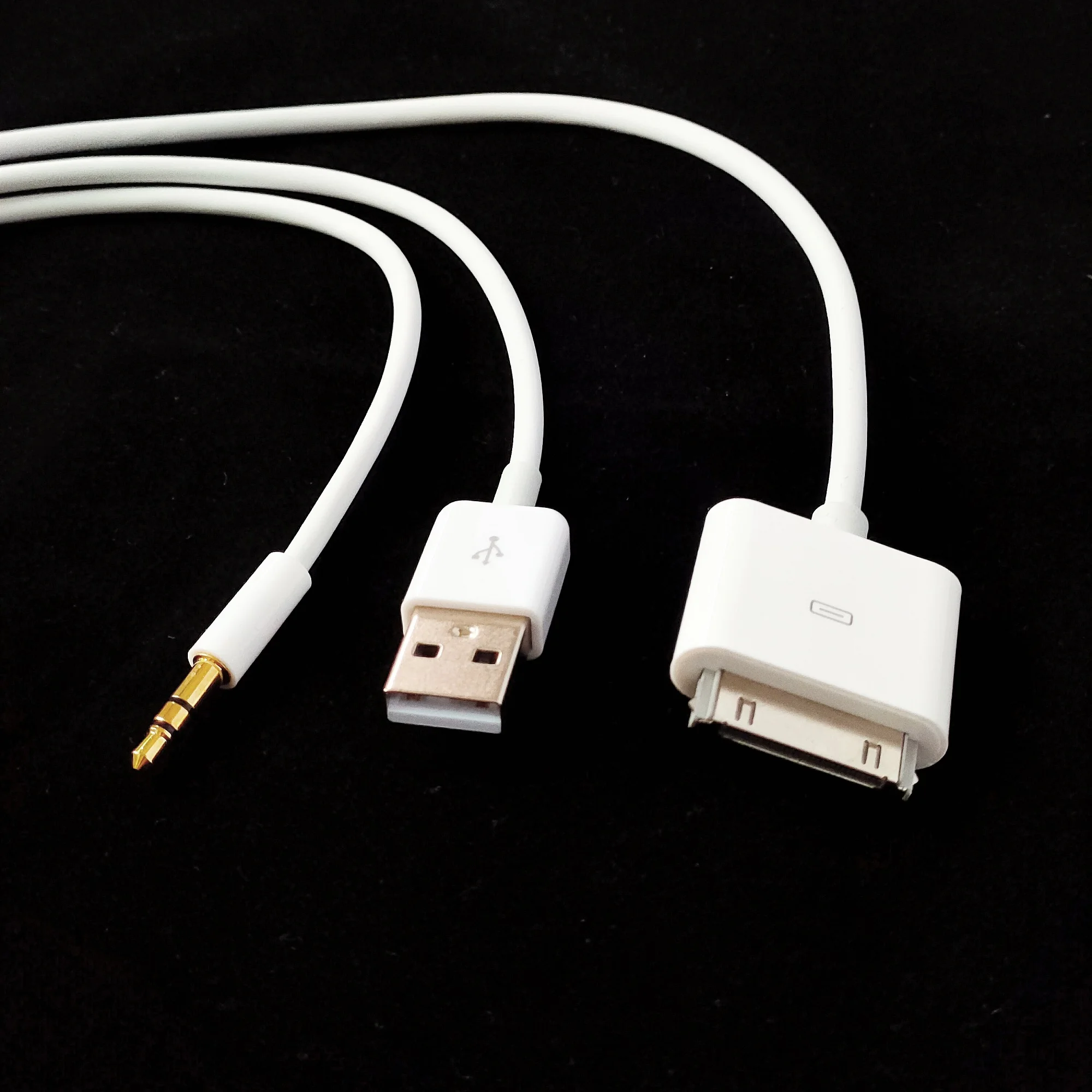 

2pcs/Lot 1.50meter 30pin Dock To 3.5mm Car AUX Audio USB Charger Cable For iPhone 3G 4G iPod Touch
