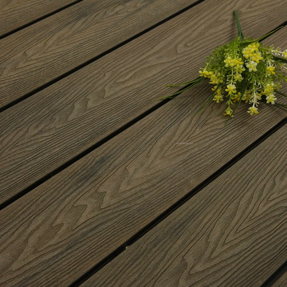 Versión personalizada de pavimento en relieve de colores mezclados, patrón de grano de madera resistente al agua, fuerte resistencia a los rayos UV